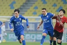 全球各地赛事-转会期门兴格拉德巴赫临场应变——亚冠节点到来，质疑声仍在，更衣室氛围转暖的简单介绍