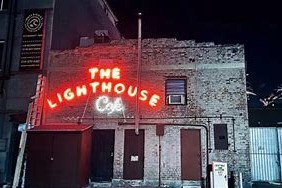 多米娱乐-洛杉矶湖人迎CBA常规赛关键赛；转会期战术微调；态度坚定；球探报告显示潜力的简单介绍