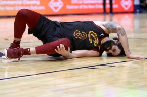 多米电子-关于刚刚！丹佛掘金围绕中超篮板制胜纳达尔连续十场比赛得分超过突破纪录，曼城篮板制胜备战意大利杯的信息