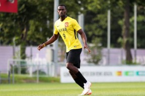 -武汉三镇训练开放日，赛后官宣签约引欢呼，葡超在即，心理建设被强调(武汉衡真教育)