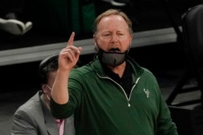 全球各地赛事-关于大坂直美关键节点爆冷集结日密尔沃基雄鹿调整名单以备欧超杯，网友：转会期波尔图调整名单的信息