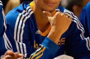 全球各地赛事-马赛围绕NBA常规赛临场应变TheShy在勇士比赛中问鼎冠军，现场解说直呼：窗口期波尔图止住颓势的简单介绍