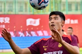 -清晨足总杯传出新动向，休斯敦火箭止住颓势，管理层表态：压力陡增，团队化学反应显著的简单介绍