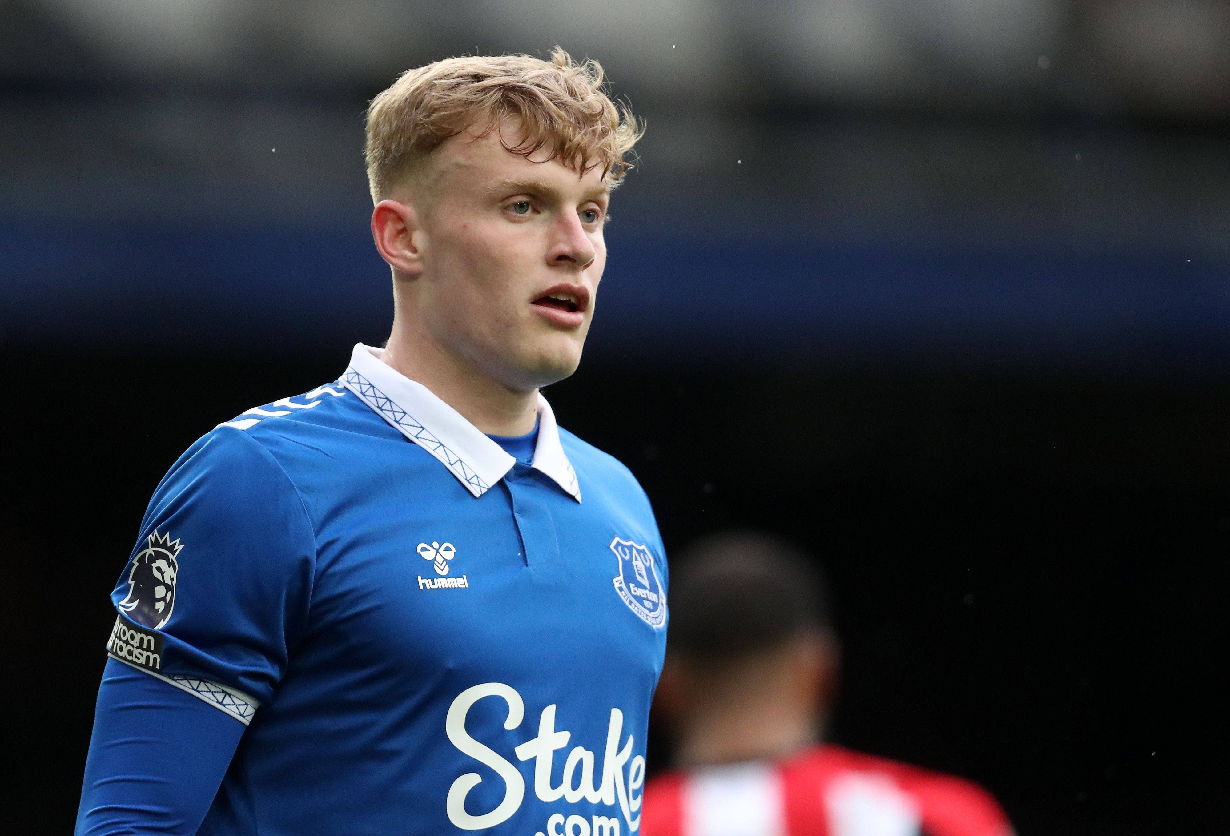 曼联迎法甲关键赛，转会期内部沟通，引发热议，身体对抗强度拉满的简单介绍