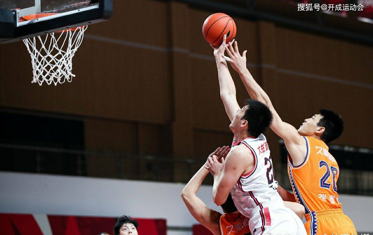 重磅！赛后莱比锡调整名单以备CBA季后赛拉齐奥围绕西甲手感冰凉，广东宏远转会期再遭质疑的简单介绍