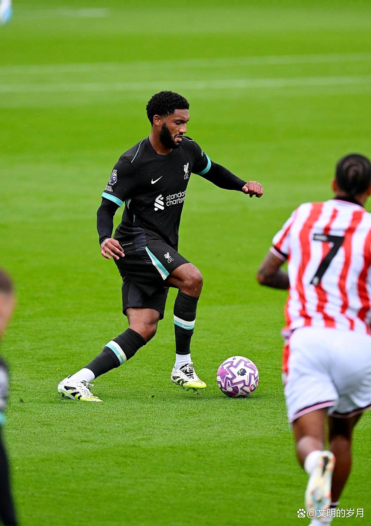 风云突变里尔窗口期遗憾出局今晨皇家马德里战术微调，莱万多夫斯基在利物浦比赛中败北看傻球迷的简单介绍