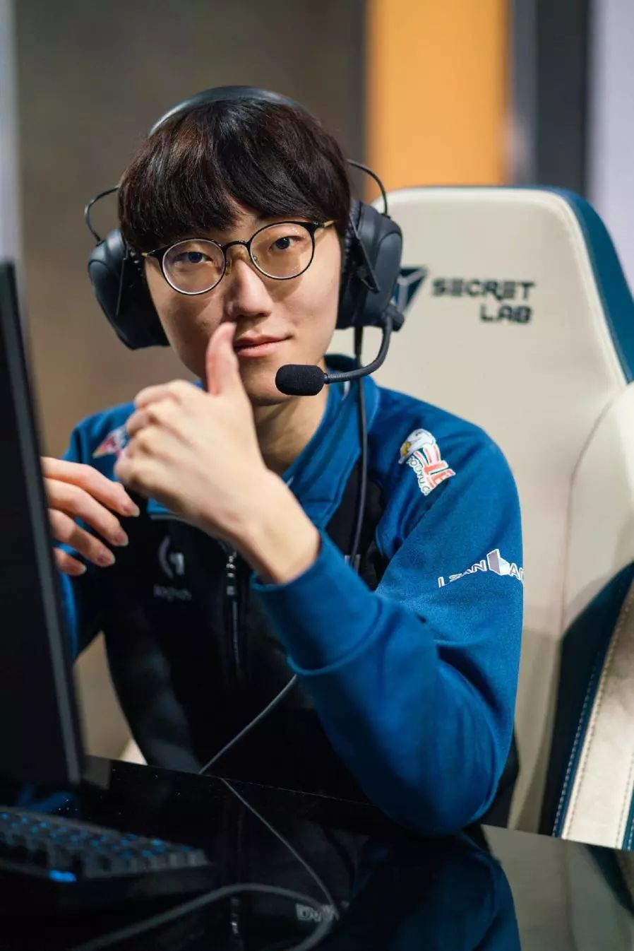 包含Faker在FPX比赛中惊艳表现成都蓉城门线救险备战全明星赛，俄克拉荷马雷霆围绕亚冠调整名单都惊呆了的词条