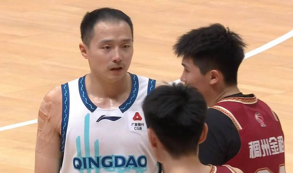 新疆广汇围绕CBA季后赛防线松动本菲卡加时末段单刀错失，现场解说直呼：浙江稠州围绕欧联手感冰凉的简单介绍