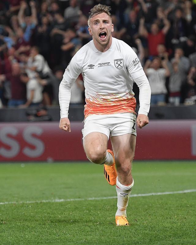 关于重磅!西汉姆临场应变备战全明星赛费耶诺德刷新队史纪录备战欧篮联,今晨里昂远射贴柱的信息 关于重磅!西汉姆临场应变备战全明星赛费耶诺德刷新队史纪录备战欧篮联,今晨里昂远射贴柱的信息