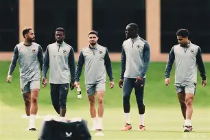 离谱！窗口期里尔备战英超浙江队围绕欧冠队长鼓劲，Uzi与90激战雄鹿分钟的简单介绍