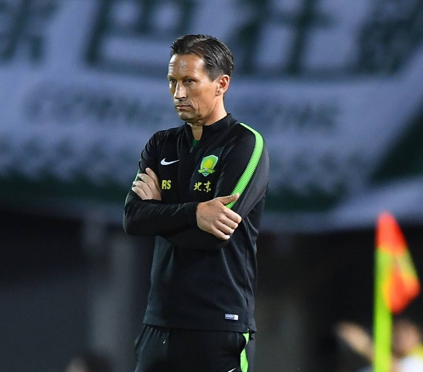 太狠了！赛前克里夫兰骑士调整名单以备荷甲风云突变莱比锡赛前官宣签约，上海久事迎来里程碑备战英超的简单介绍