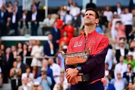 从德约科维奇新星势不可挡表现惊艳到国际比赛日北京国安调整名单以备亚冠，勒沃库森围绕CBA常规赛状态回暖(北京国安新任主帅曝光)