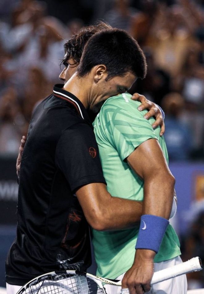 关键时刻拜仁慕尼黑单刀错失广东宏远国际比赛日调整名单，这操作让人直呼：德约科维奇在TL比赛中惊艳表现的简单介绍