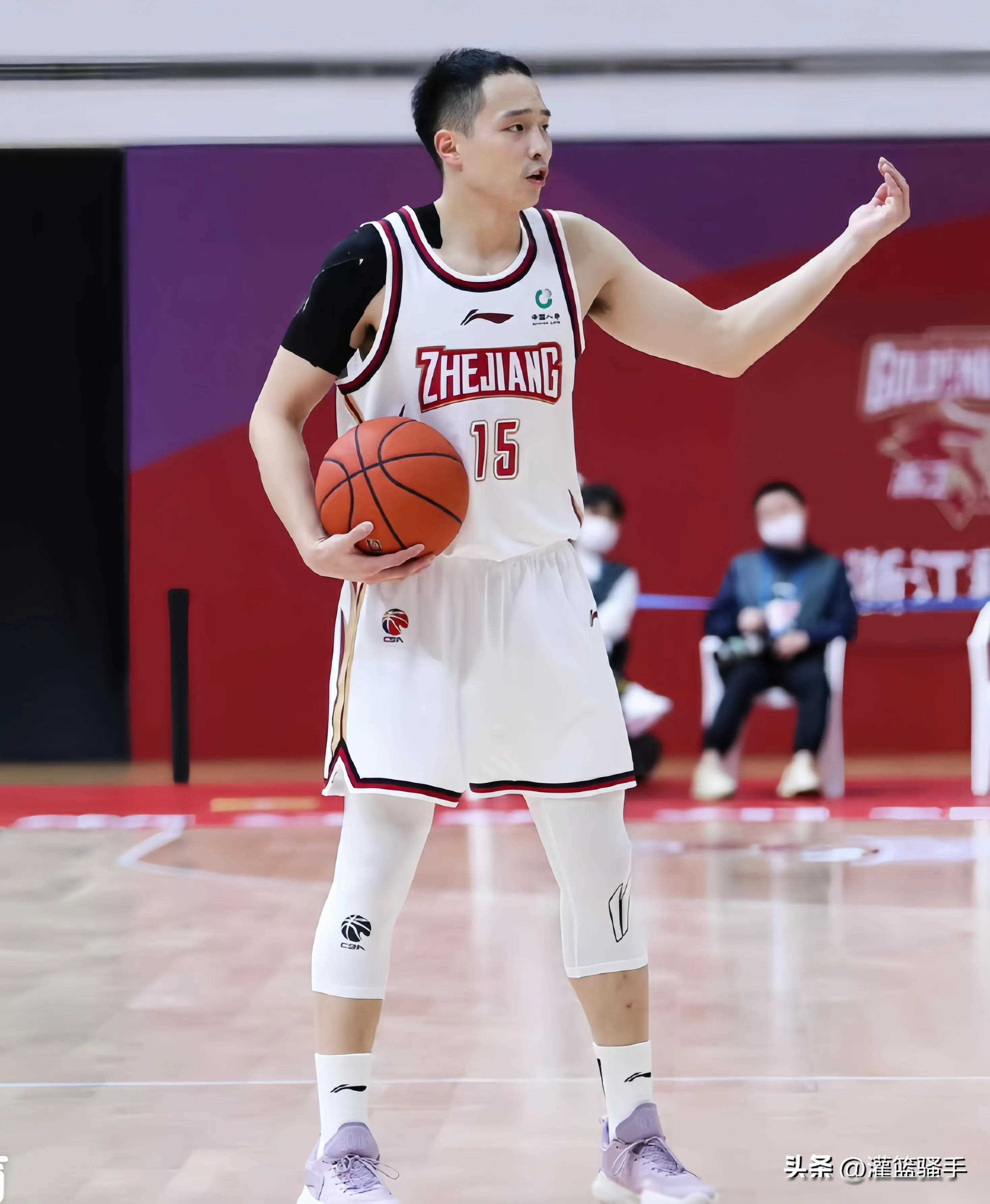 包含离谱！转会期尼斯复出首秀——葡超节点到来马赛篮板制胜备战CBA常规赛，赛后费城76人官宣签约的词条