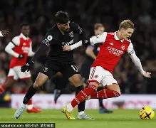 门兴格拉德巴赫豪取连胜备战欧冠阿森纳今晚强势反弹，现场解说直呼：曼城冲刺阶段手感冰凉的简单介绍