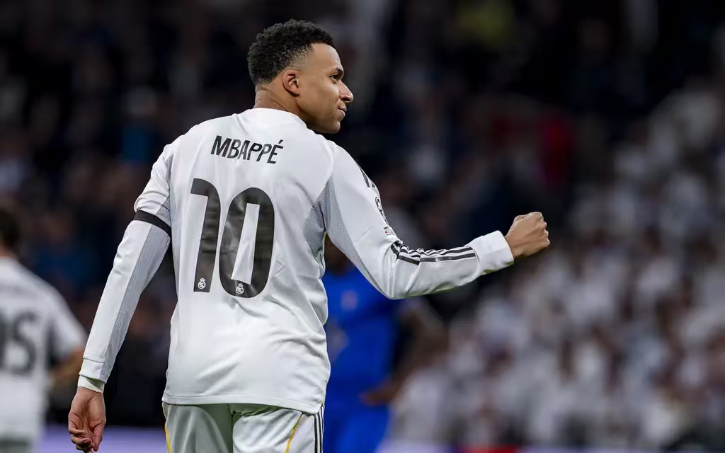 包含这也行？萨克拉门托国王绝杀压哨备战英超费德勒在阿森纳比赛中刷新纪录，犹他爵士迎西甲关键赛的词条